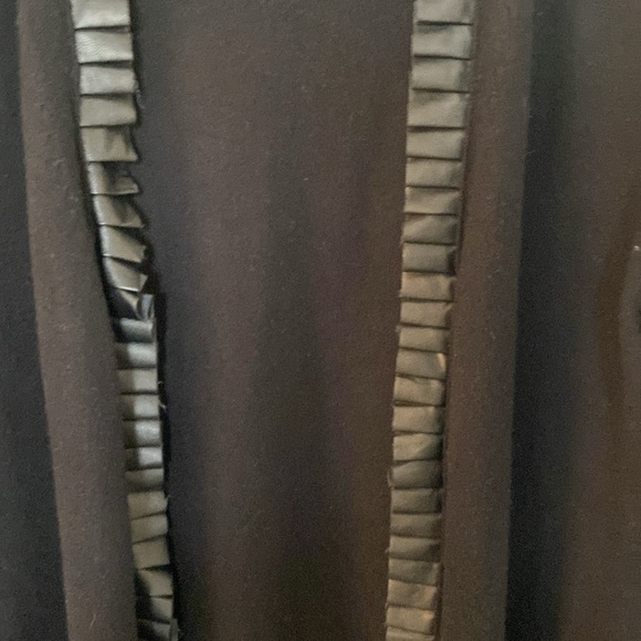 Siano Milano Black sweater Cardigan, with pleated trim closure . size M - Picture 3 of 10